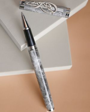 قلم ماركة جينهو مع اسم فضة عيار 925 لون رخامي