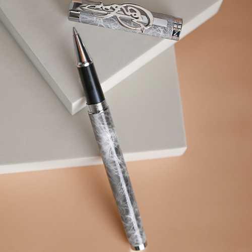 قلم ماركة جينهو مع اسم فضة عيار 925 لون رخامي